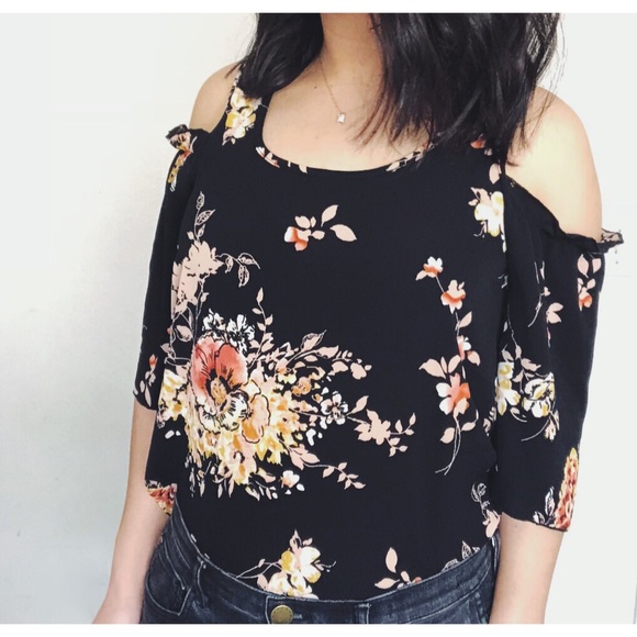 Tops - 🔻LAST (S) Peach Echo Blouse